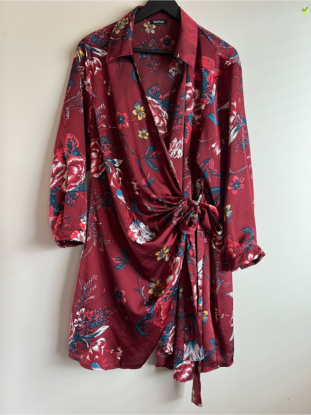 Boohoo wrap style floral long sleeve satin finish dress size 16